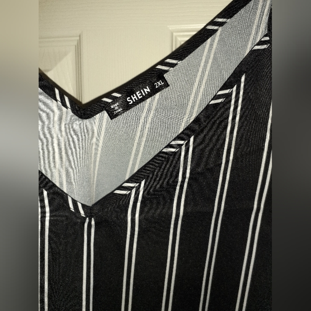 🩷🛍️ 2 for 1: ENDS SUNDAY! SHEIN Striped Cami - Picture 4 of 5